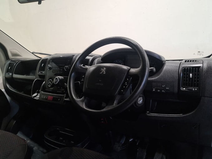 2025 Peugeot Boxer