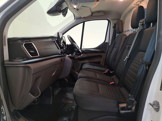 2025 Ford Transit Custom