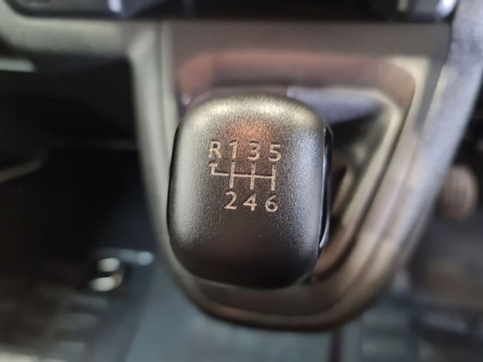 2025 Peugeot Expert