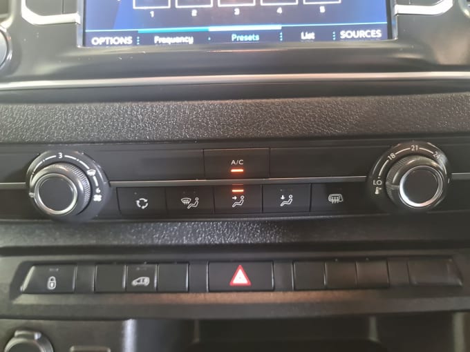 2025 Peugeot Expert