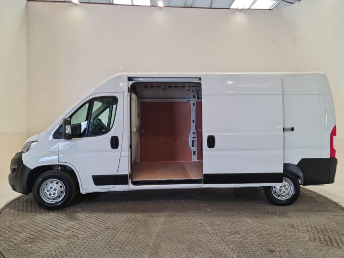 2025 Vauxhall Movano