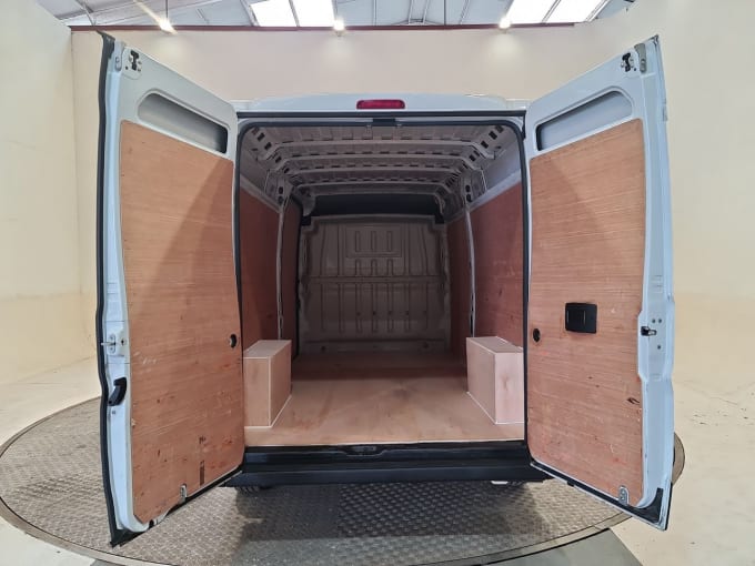 2025 Vauxhall Movano