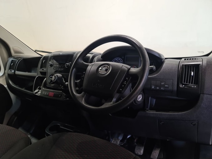 2025 Vauxhall Movano