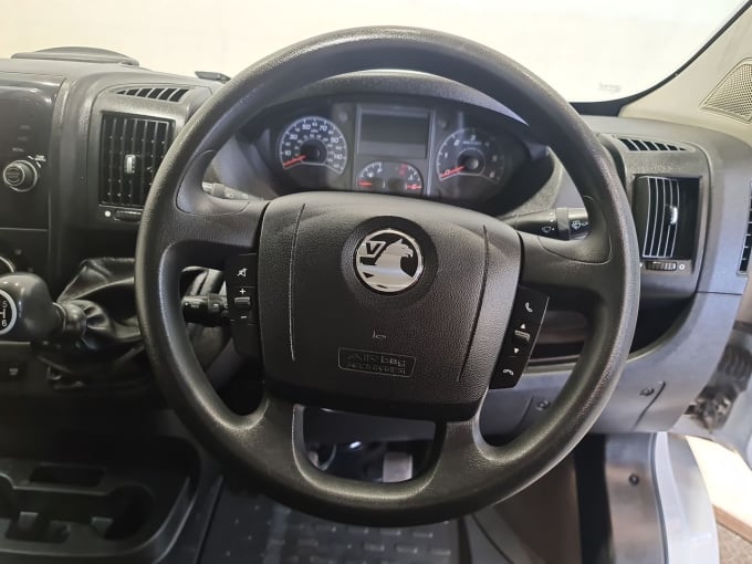 2025 Vauxhall Movano