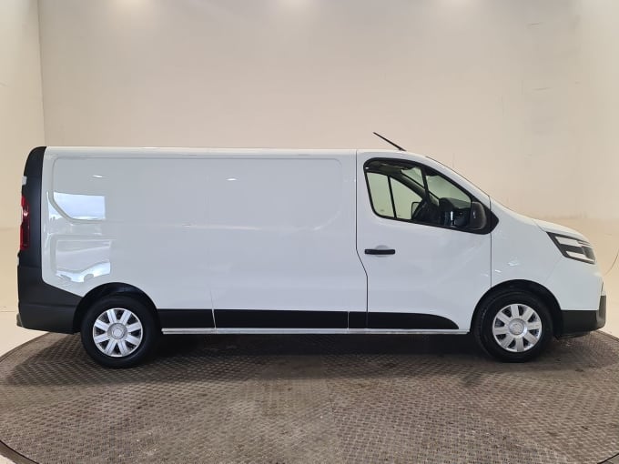 2025 Nissan Primastar