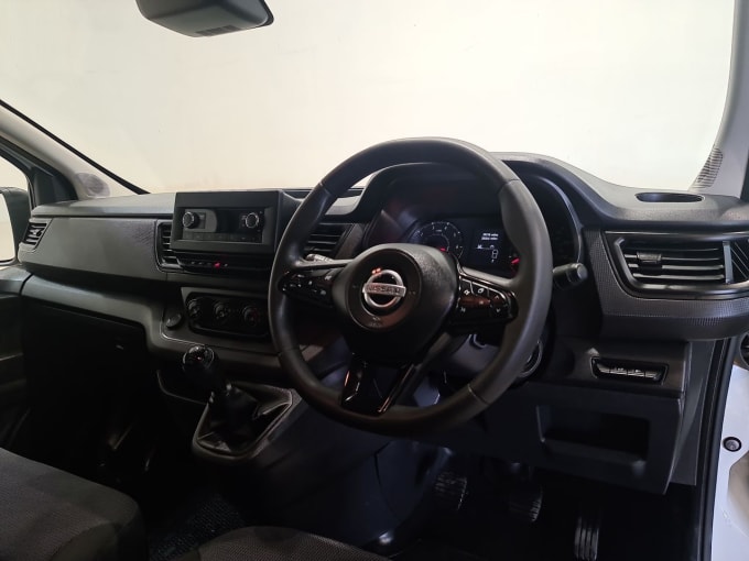 2025 Nissan Primastar