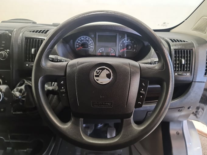2025 Vauxhall Movano