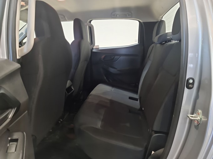 2025 Isuzu D-max