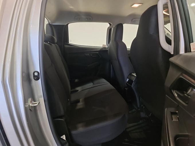 2025 Isuzu D-max