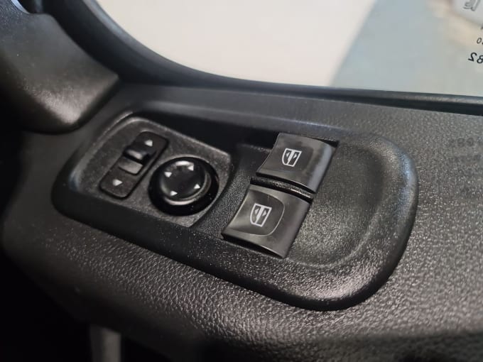 2025 Nissan Interstar