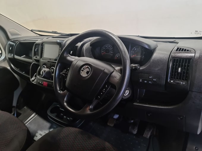 2025 Vauxhall Movano
