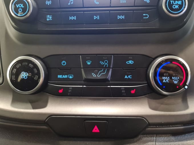 2025 Ford Tourneo Custom