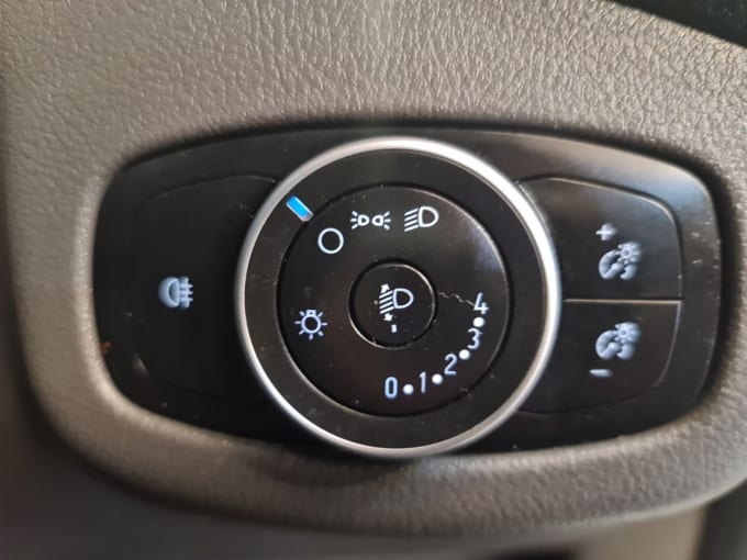 2025 Ford Transit Connect