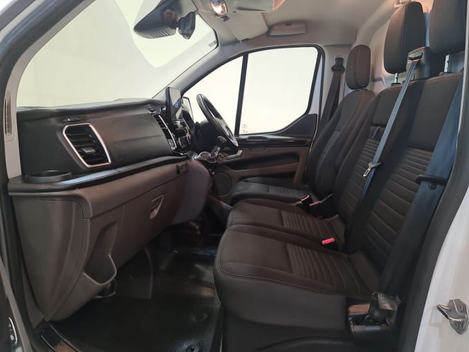 2025 Ford Transit Custom