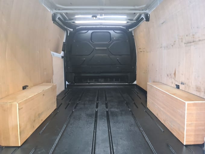 2025 Ford Transit Custom