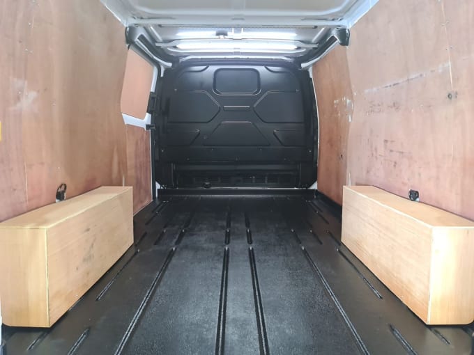 2025 Ford Transit Custom