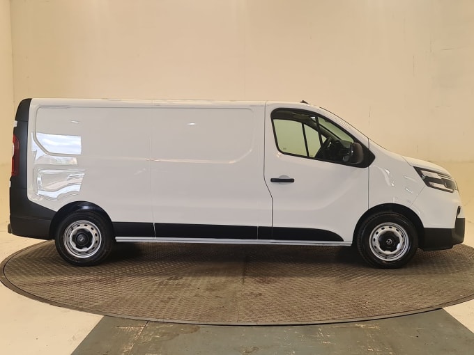 2025 Nissan Primastar