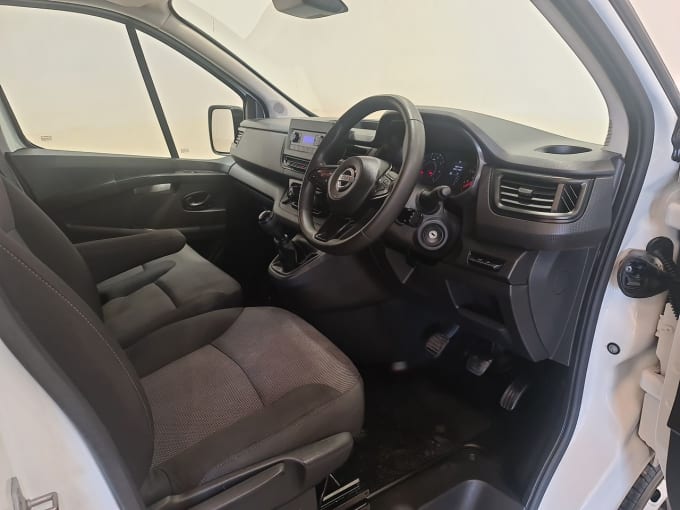 2025 Nissan Primastar