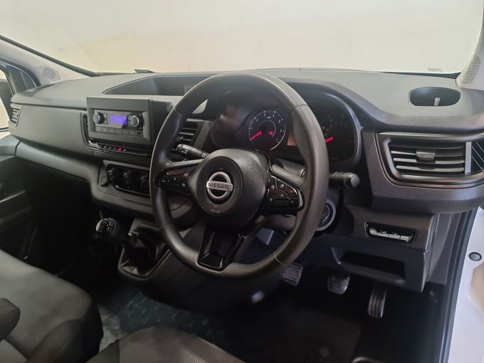 2025 Nissan Primastar