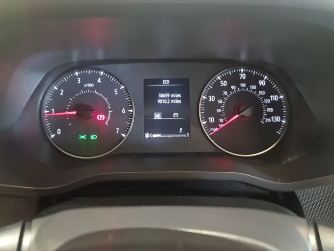 2025 Nissan Primastar