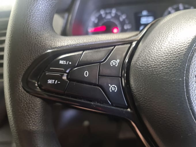 2025 Nissan Primastar