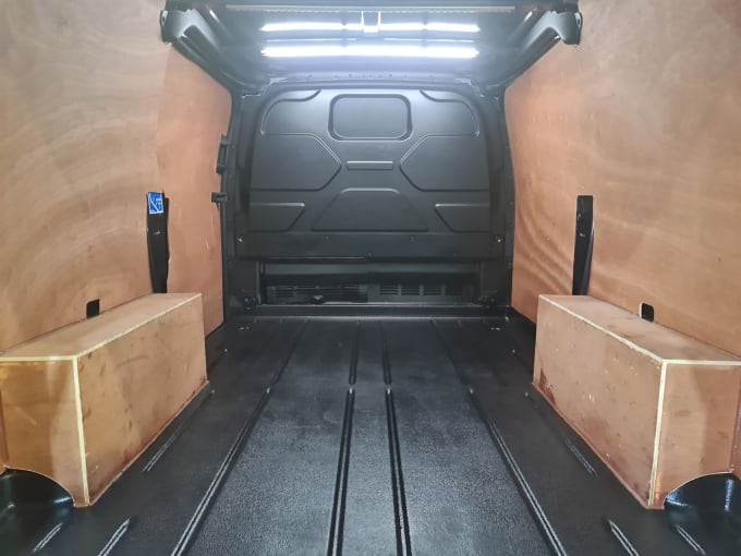 2025 Ford Transit Custom