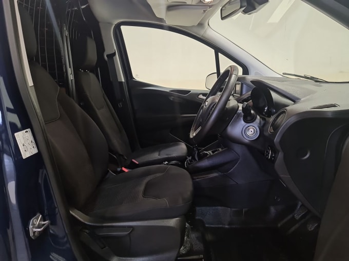 2025 Ford Transit Courier