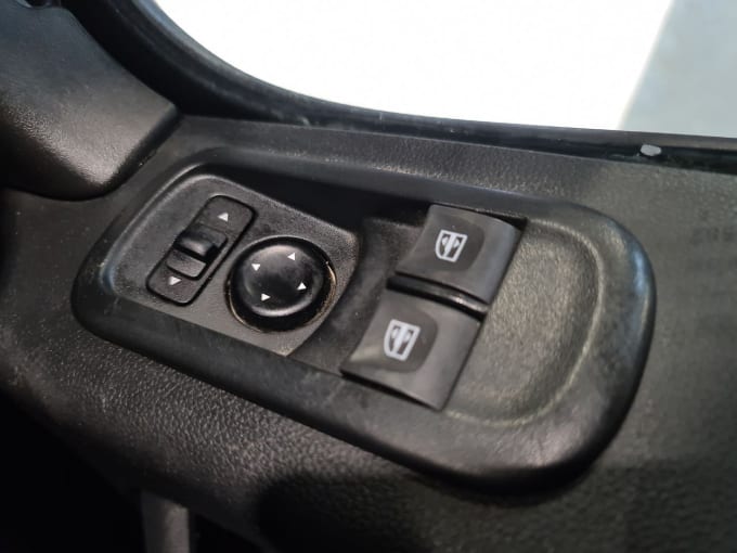 2025 Nissan Interstar