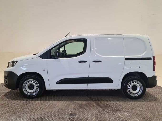 2025 Peugeot Partner