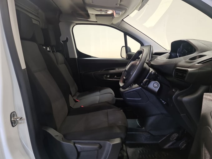 2025 Peugeot Partner