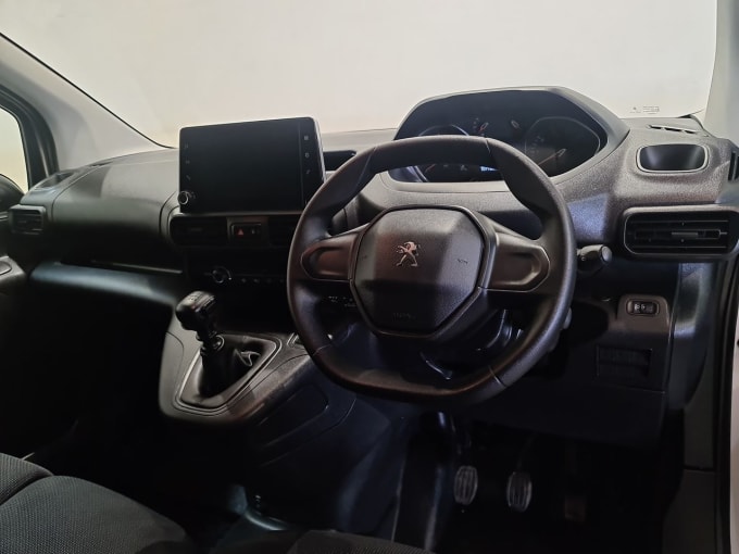 2025 Peugeot Partner