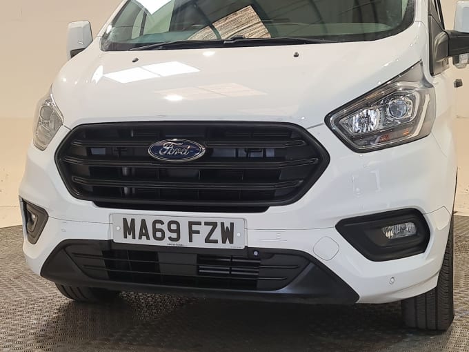 2025 Ford Transit Custom