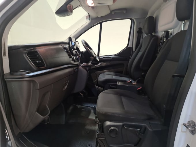2025 Ford Transit Custom