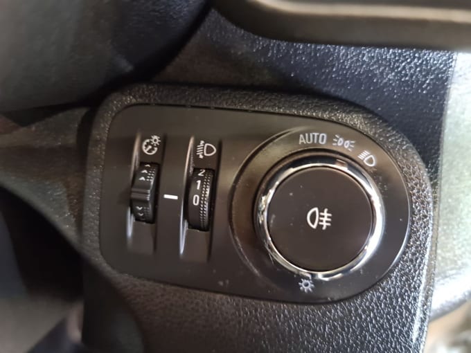 2025 Vauxhall Combo