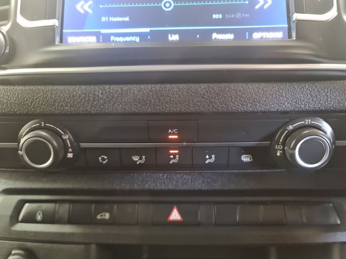2025 Peugeot Expert