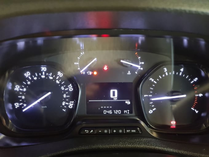 2025 Peugeot Expert