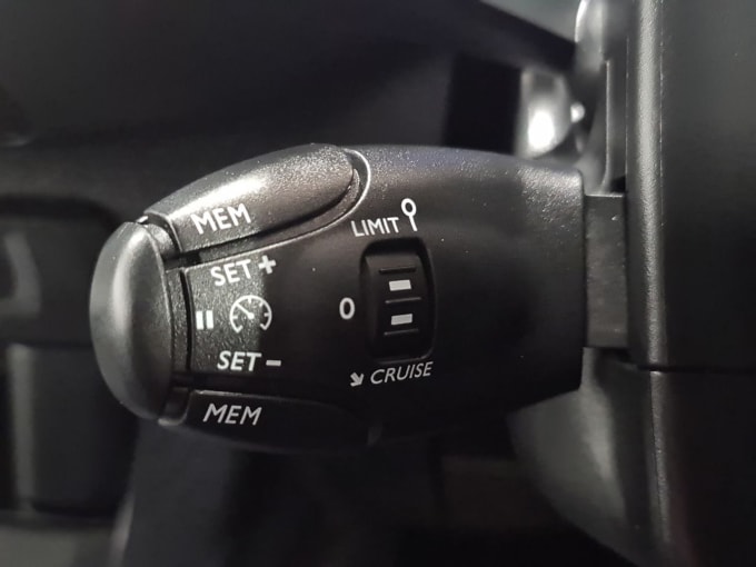 2025 Peugeot Expert