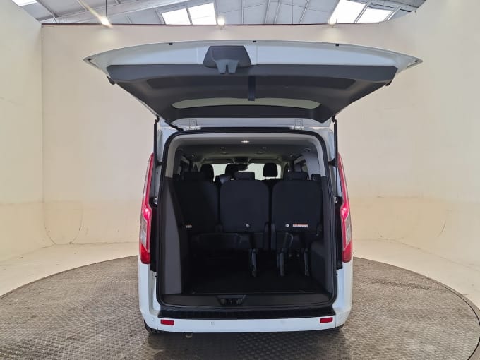 2025 Ford Tourneo Custom