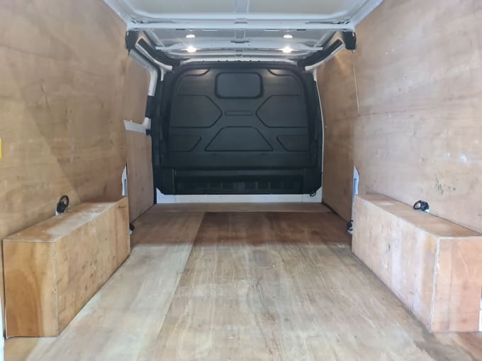 2025 Ford Transit Custom
