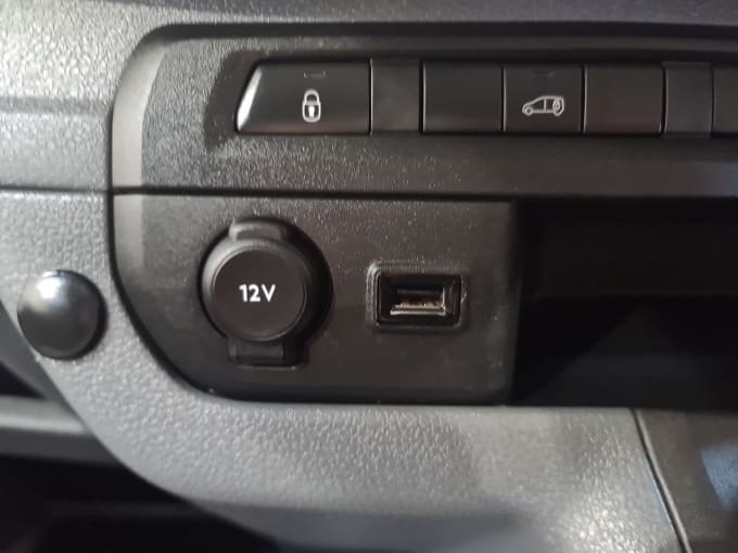 2025 Vauxhall Vivaro