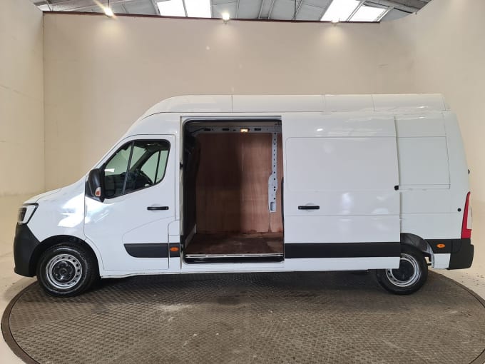 2025 Renault Master