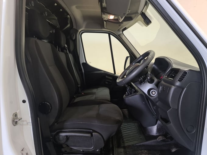 2025 Renault Master