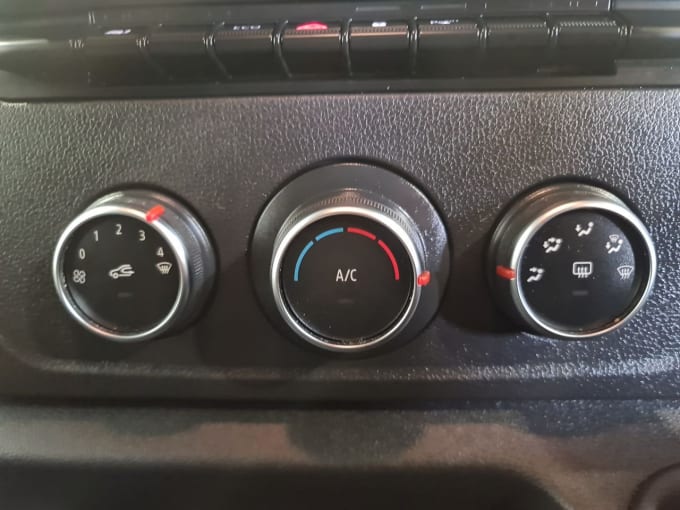 2025 Renault Master