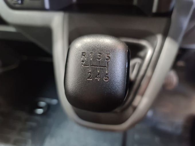 2025 Peugeot Expert