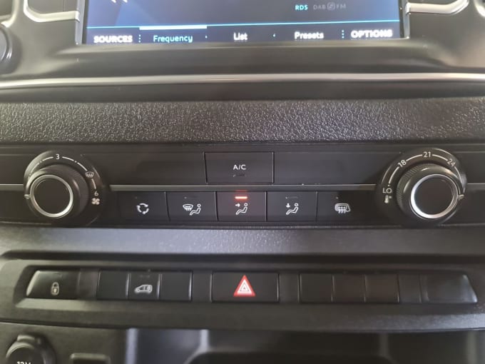 2025 Peugeot Expert