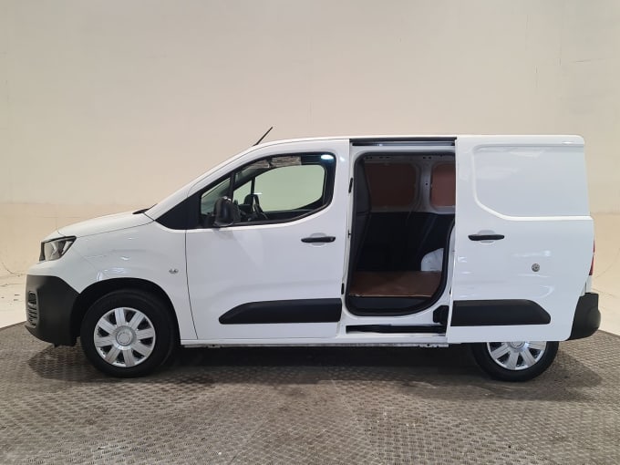 2025 Peugeot Partner