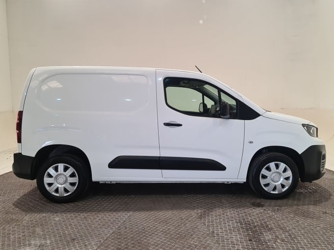 2025 Peugeot Partner