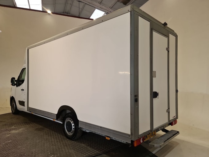 2025 Renault Master