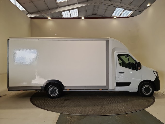 2025 Renault Master