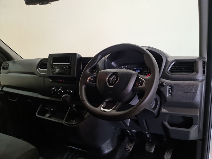 2025 Renault Master